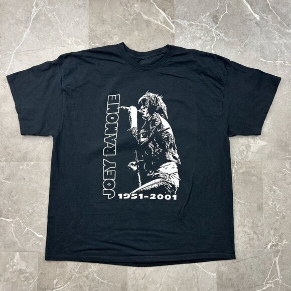 Vintage Ramones Graphic Tee Mens 2XL XXL Short Sleeve Joey Ramone Band Shirt y2k - Picture 1 of 7